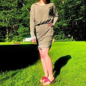 Express Womans Dress Medium M Green Long Sleeves